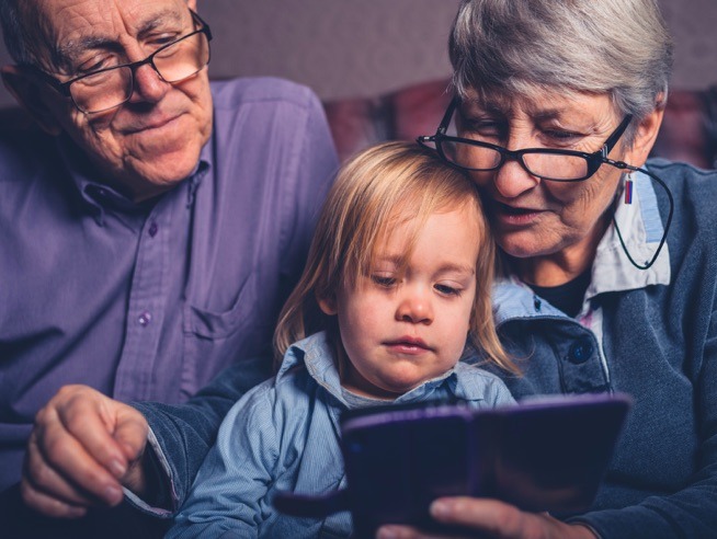 Avós: O apoio fundamental aos pais dos dias de hoje